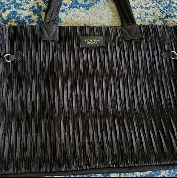 Victoria's Secret Pleated Large Top Zip Tote Handbag Black - Picture 2 of 8